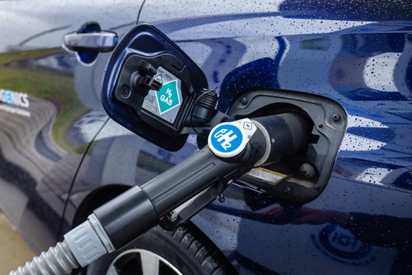 Photo: car refuelling with hydrogen